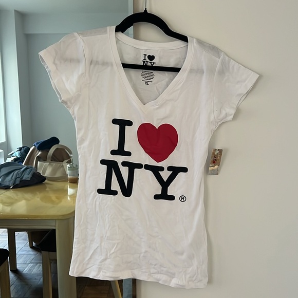 I ♥️ NY Tee V Neck XL - Picture 2 of 7